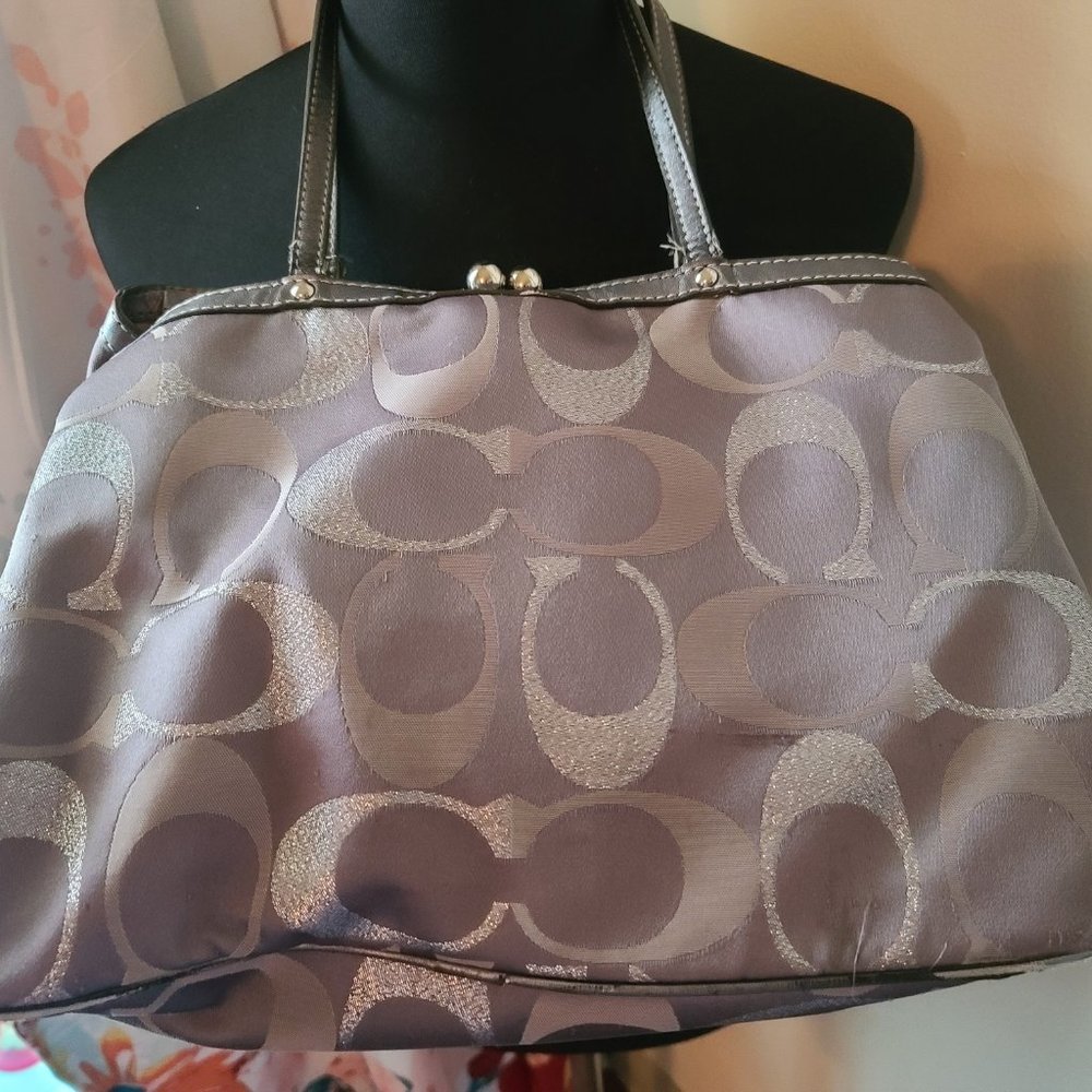 Handbag - Picture 2 of 3